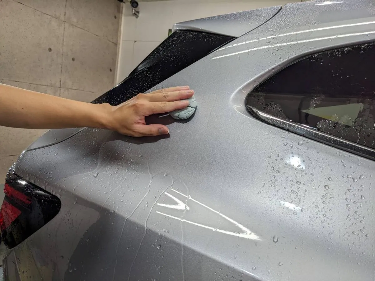 新車の鉄粉の除去方法は粘土