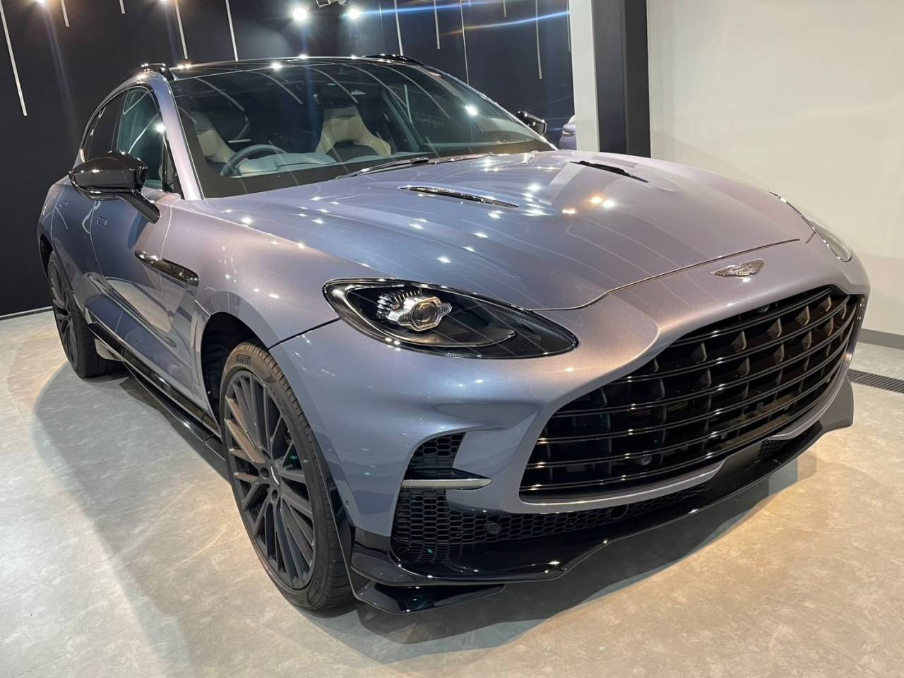 アストンマーチンDBXのセラミックコーティングとホイールコーティング