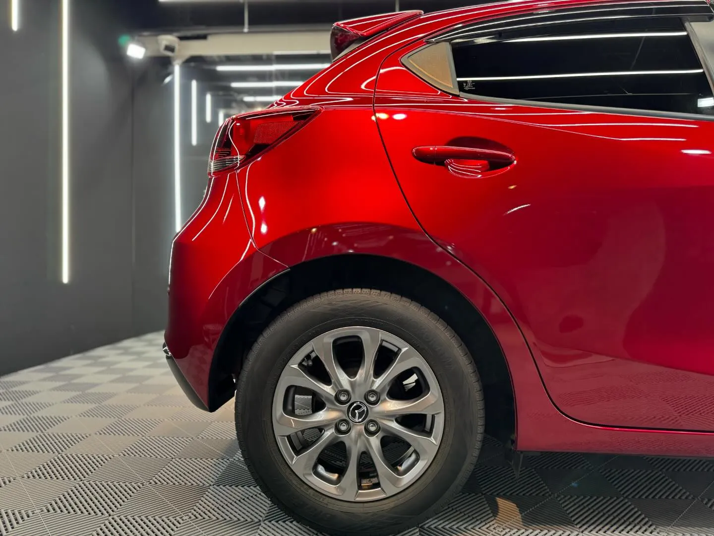 本日はMAZDA2のボディコーティング(CS-1下地処理レベ...