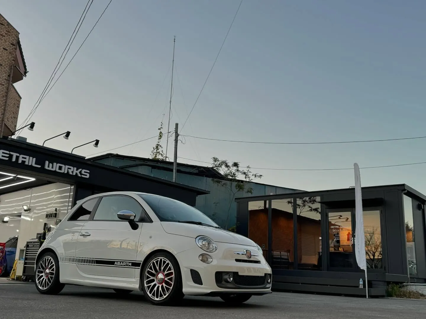 ABARTH 595のボディコーティング磨きレベル3に、リア...