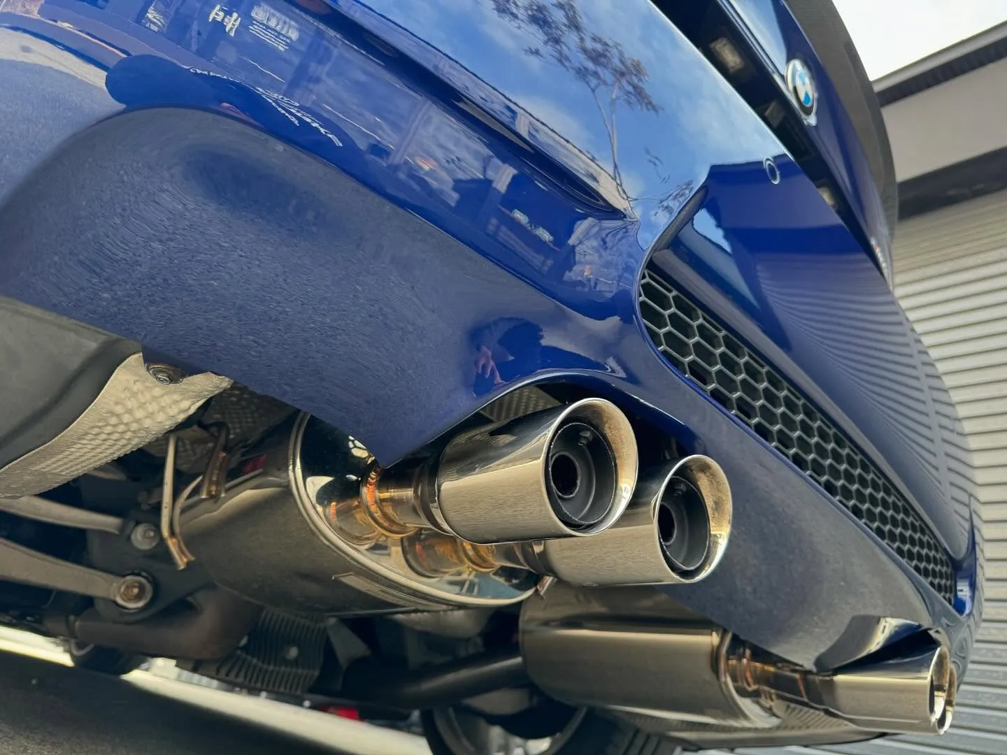 本日はBMWM3のボディコーティング(MICROFENCE)...