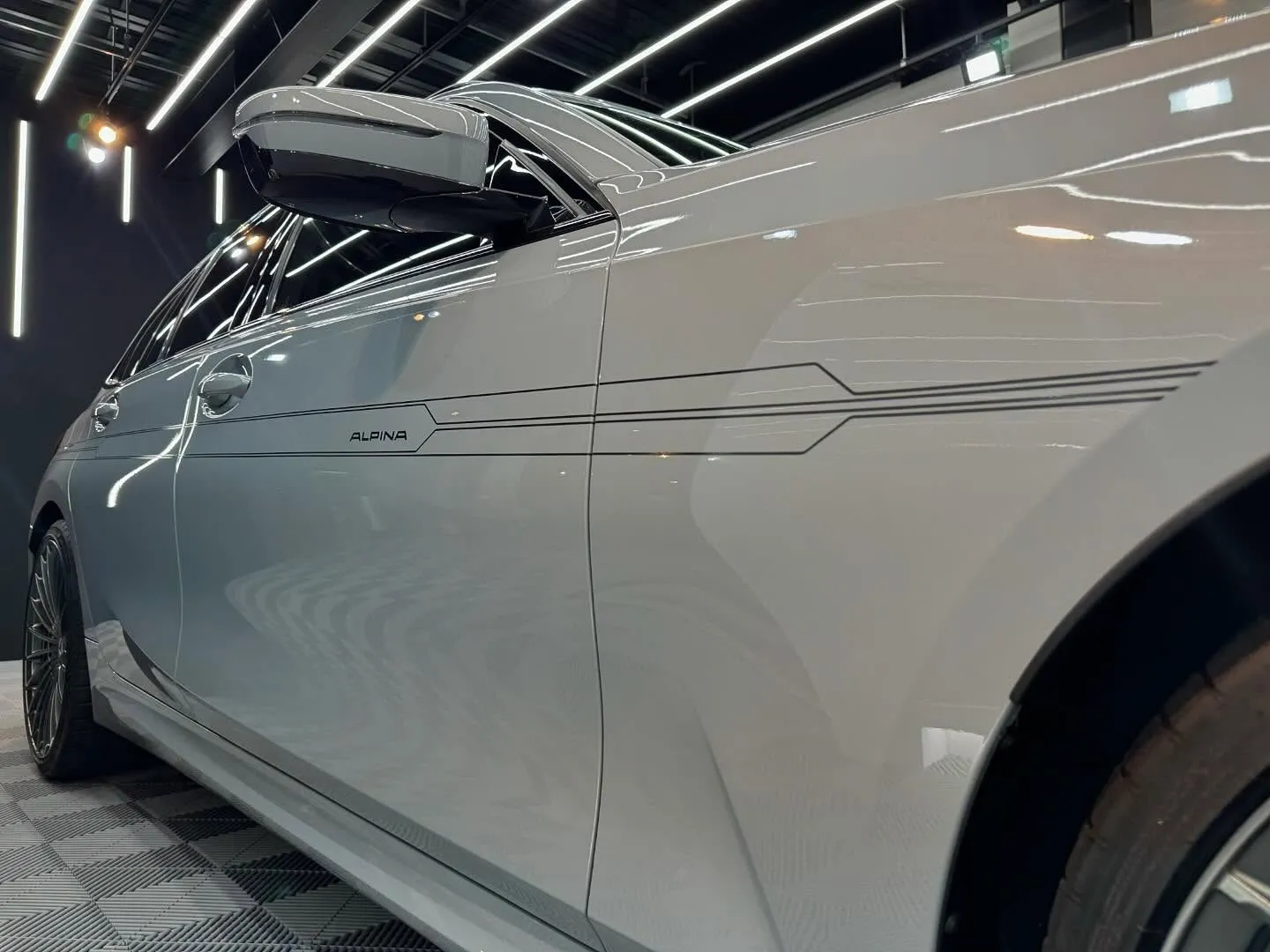 本日はALPINA D3Sのボディコーティング(MICROF...