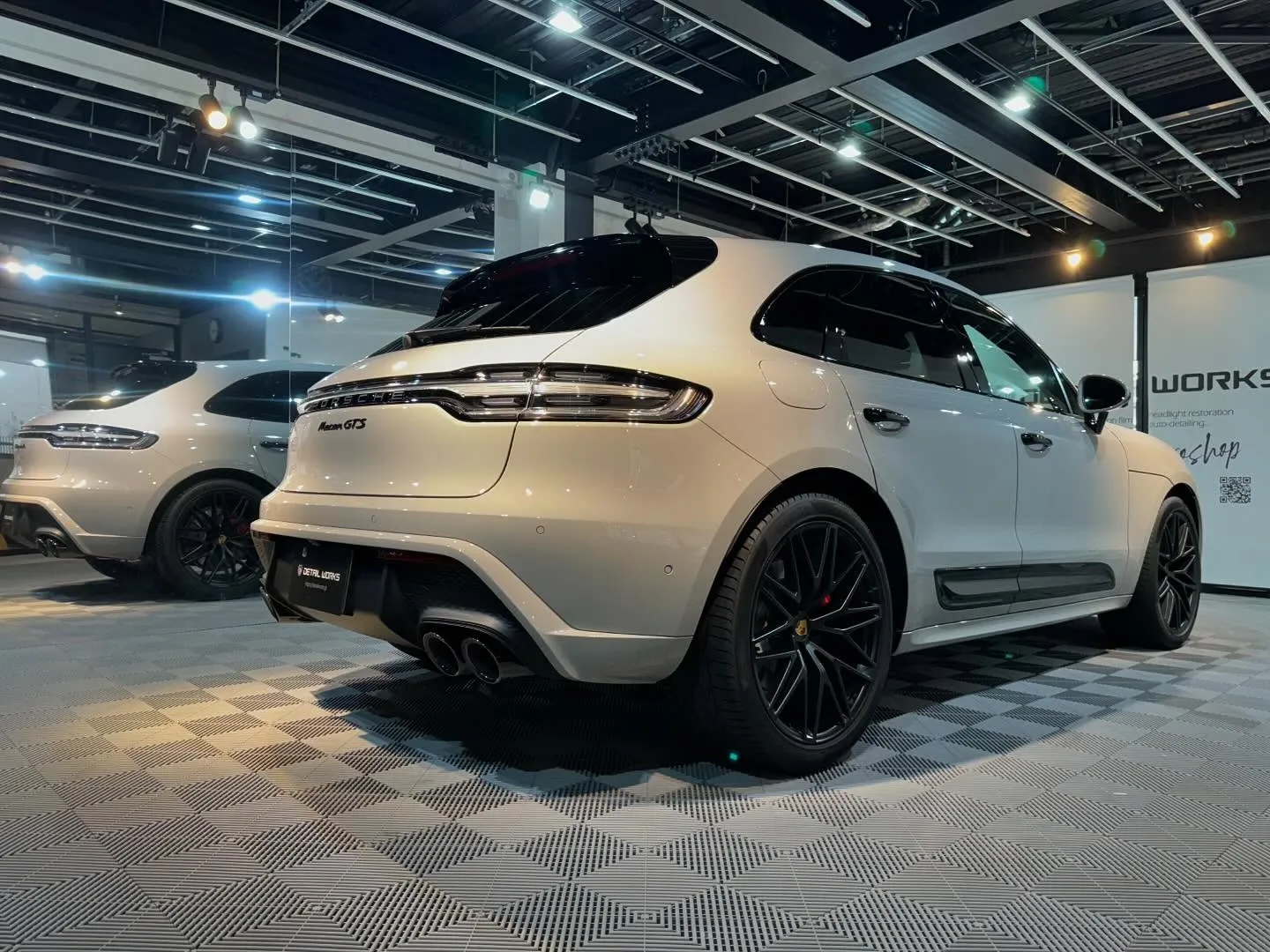 本日は新車マカンGTSのボディコーティング(Hi-MOHS ...