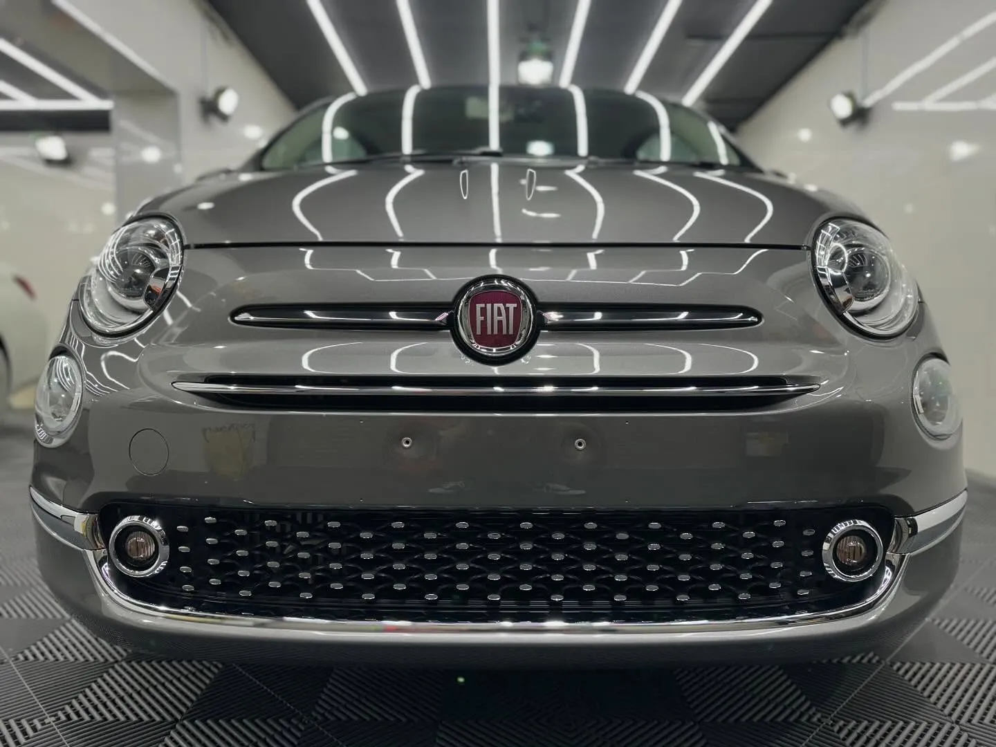 本日はフィアット500 Dolcevitaのボディコーティン...