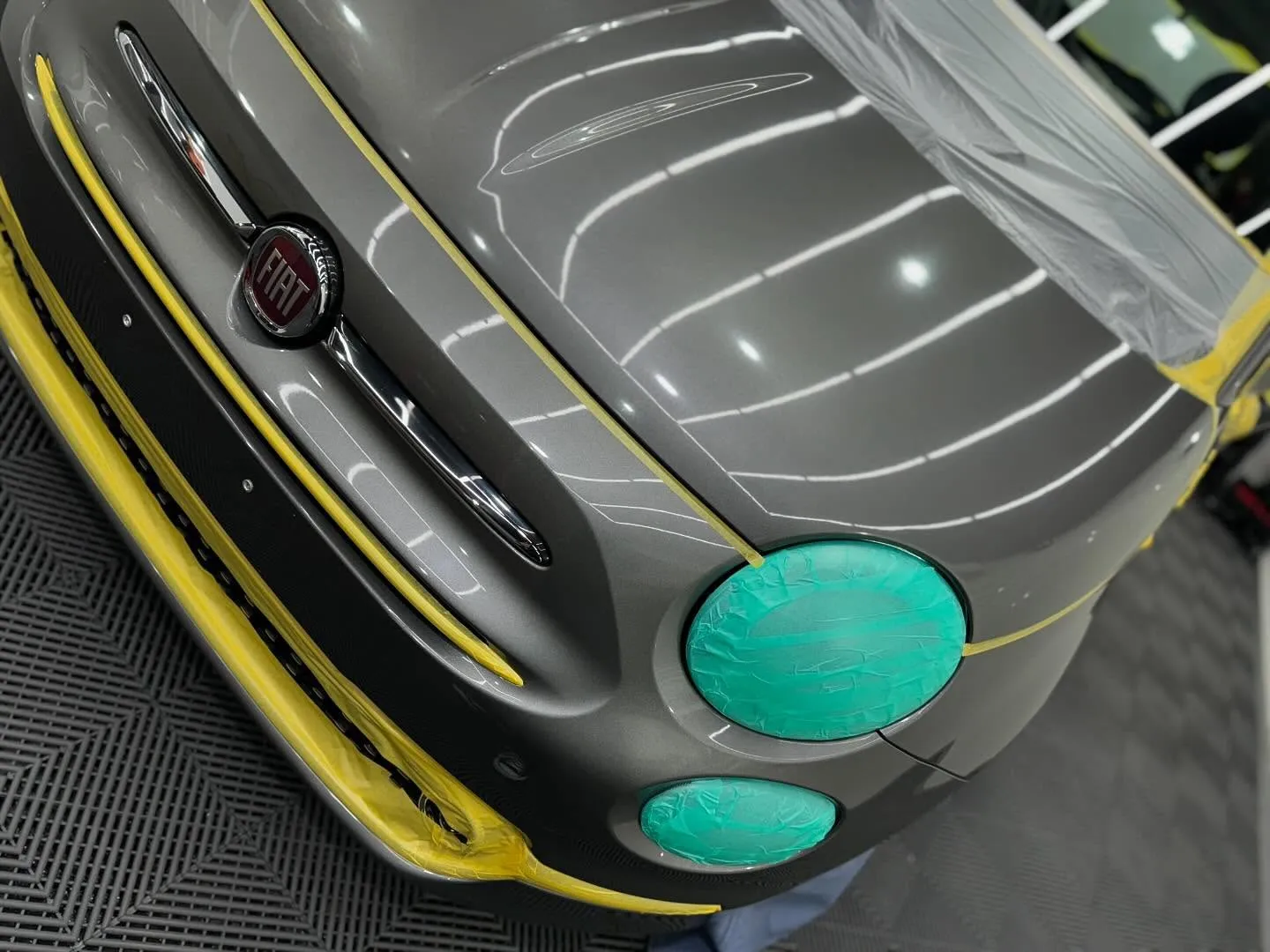 本日はフィアット500 Dolcevitaのボディコーティン...