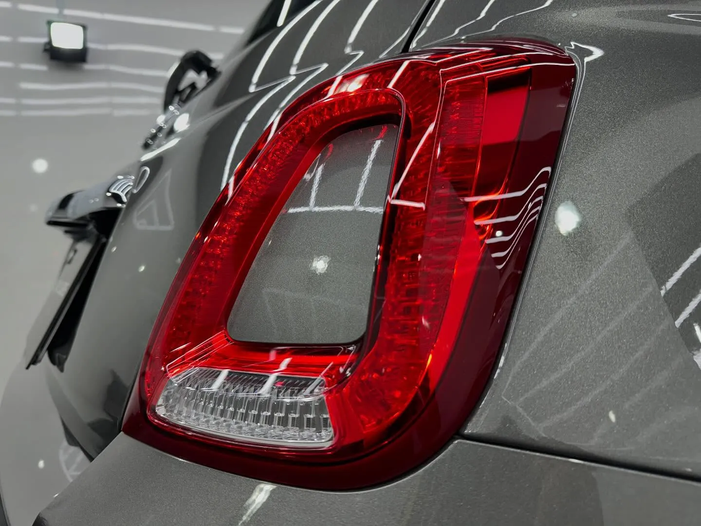 本日はフィアット500 Dolcevitaのボディコーティン...