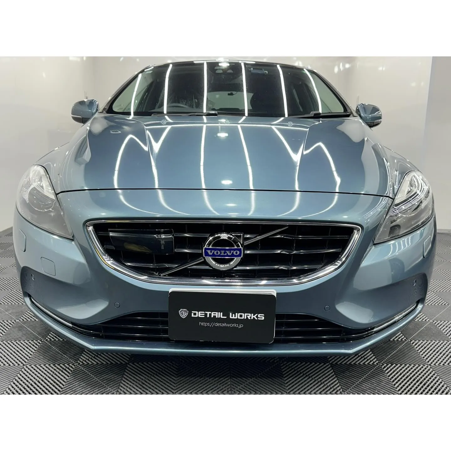 VOLVO V40のヘッドライトリペアのご依頼です✨