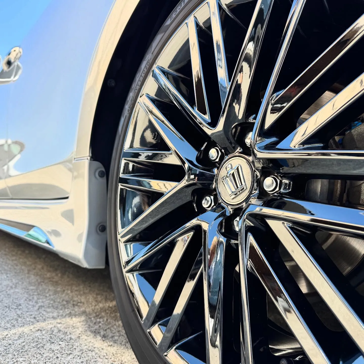 TOYOTA CROWN 𝐚𝐭𝐡𝐥𝐞𝐭𝐞Sの両面硬化型ホイー...