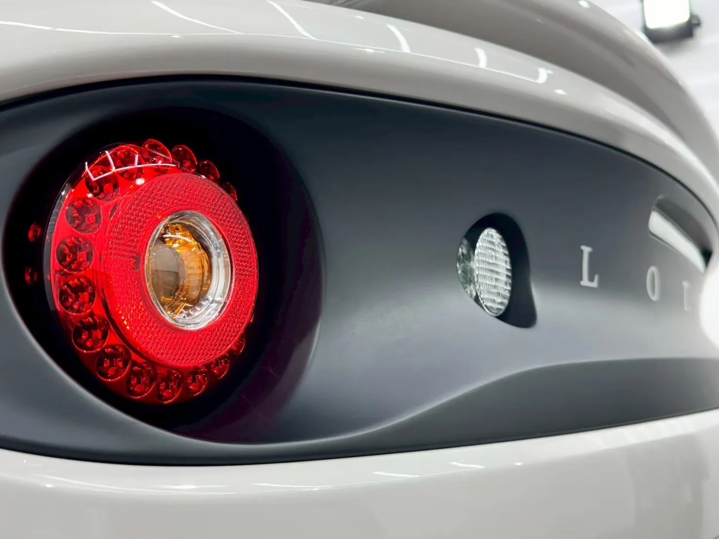 Lotus Elise　セラミックコーティング施工例/東京都目黒区T様