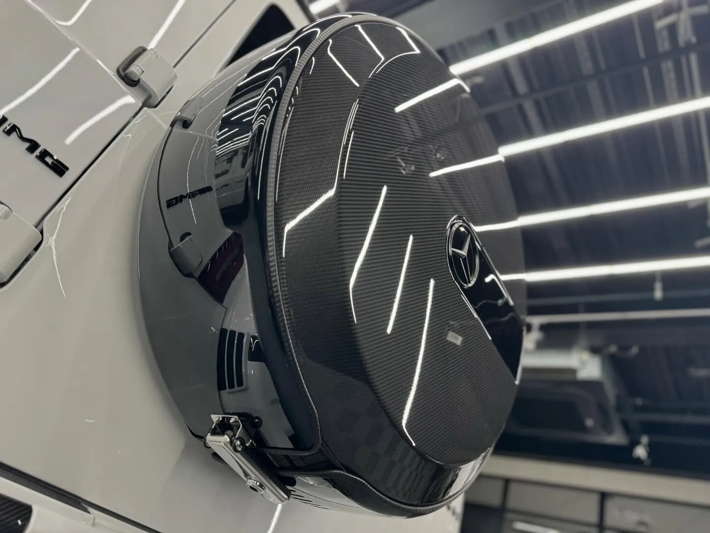 本日はG63AMGのフロント周り、スペアタイヤカバー、その他...