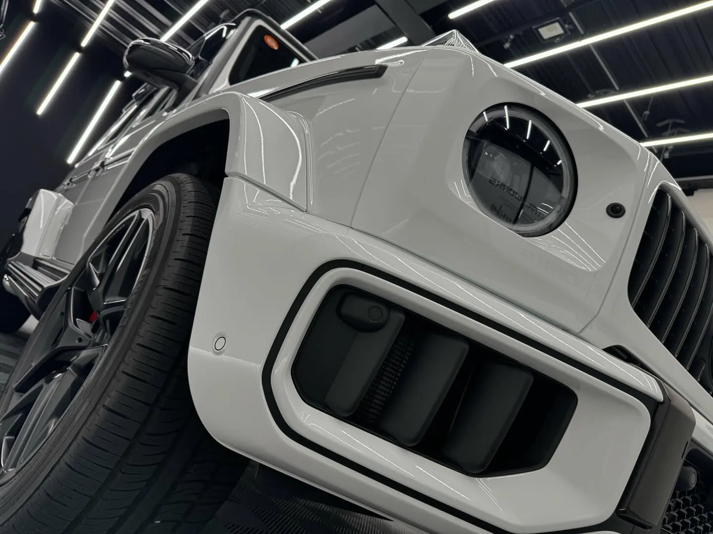 本日はG63AMGのフロント周り、スペアタイヤカバー、その他...