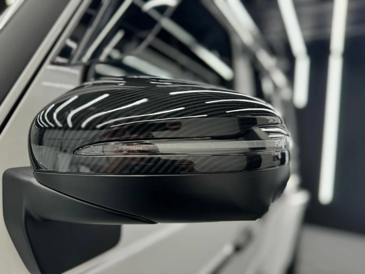 本日はG63AMGのフロント周り、スペアタイヤカバー、その他...