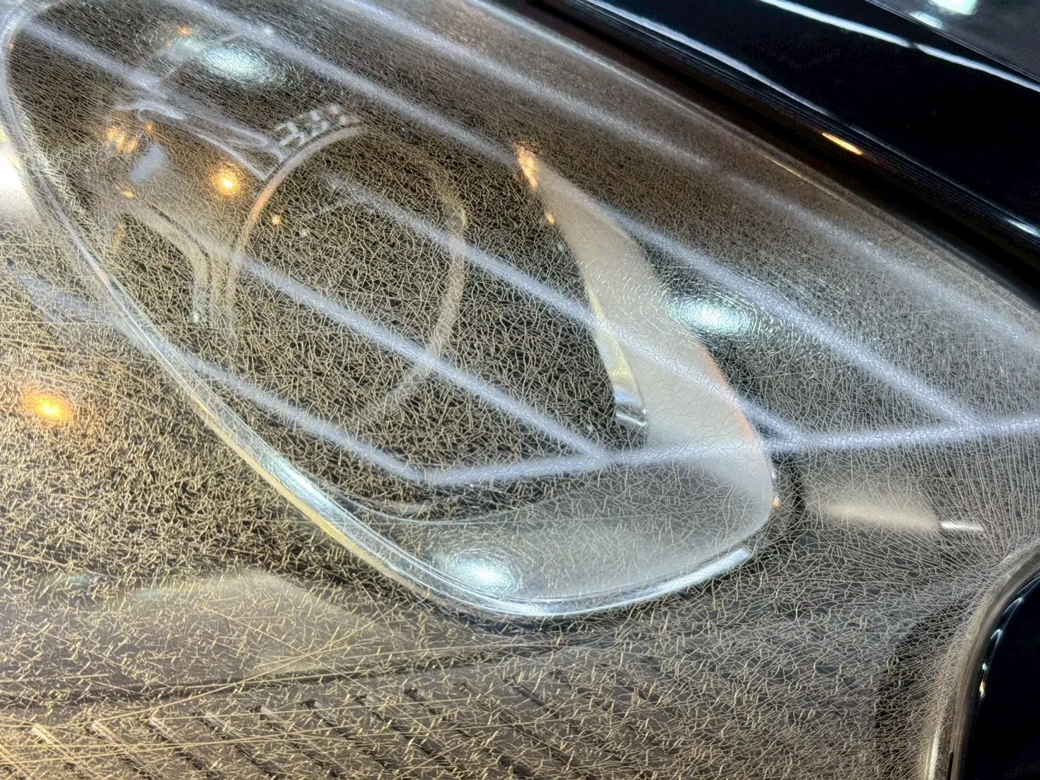 PORSCHE Macan turboヘッドライトリペア施工例/東京都日野市T様