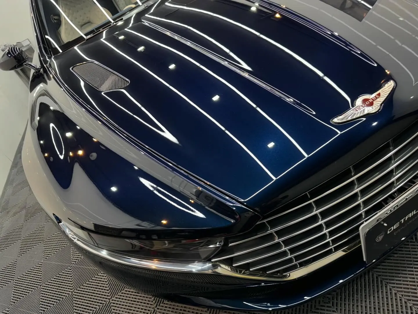 アジアに1台しか存在しないと言われている希少車、アストンマー...