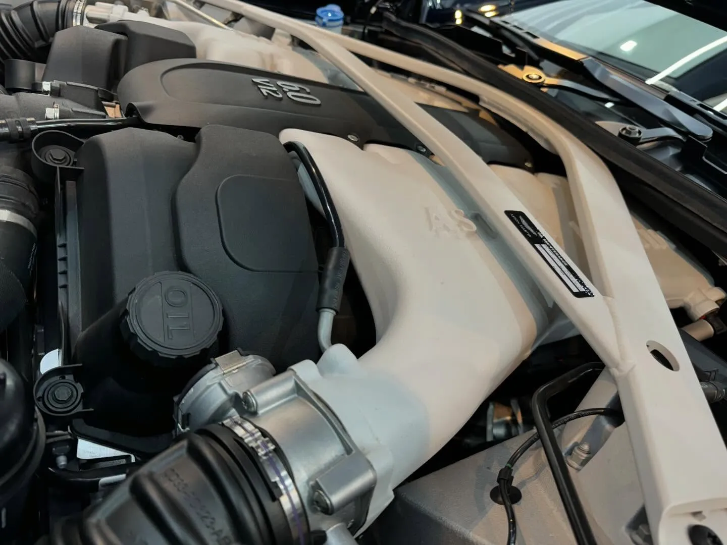 アジアに1台しか存在しないと言われている希少車、アストンマー...