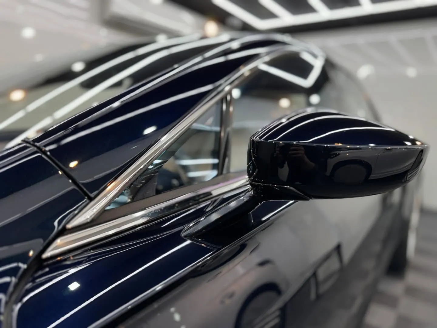 アジアに1台しか存在しないと言われている希少車、アストンマー...