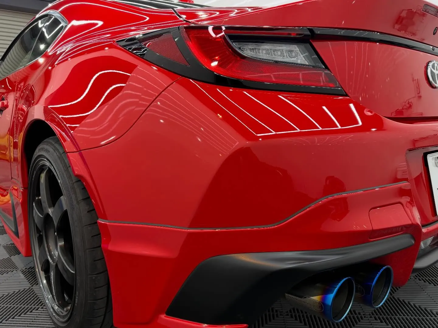 TOYOTA GR86のボディコーティングとシートコーティン...