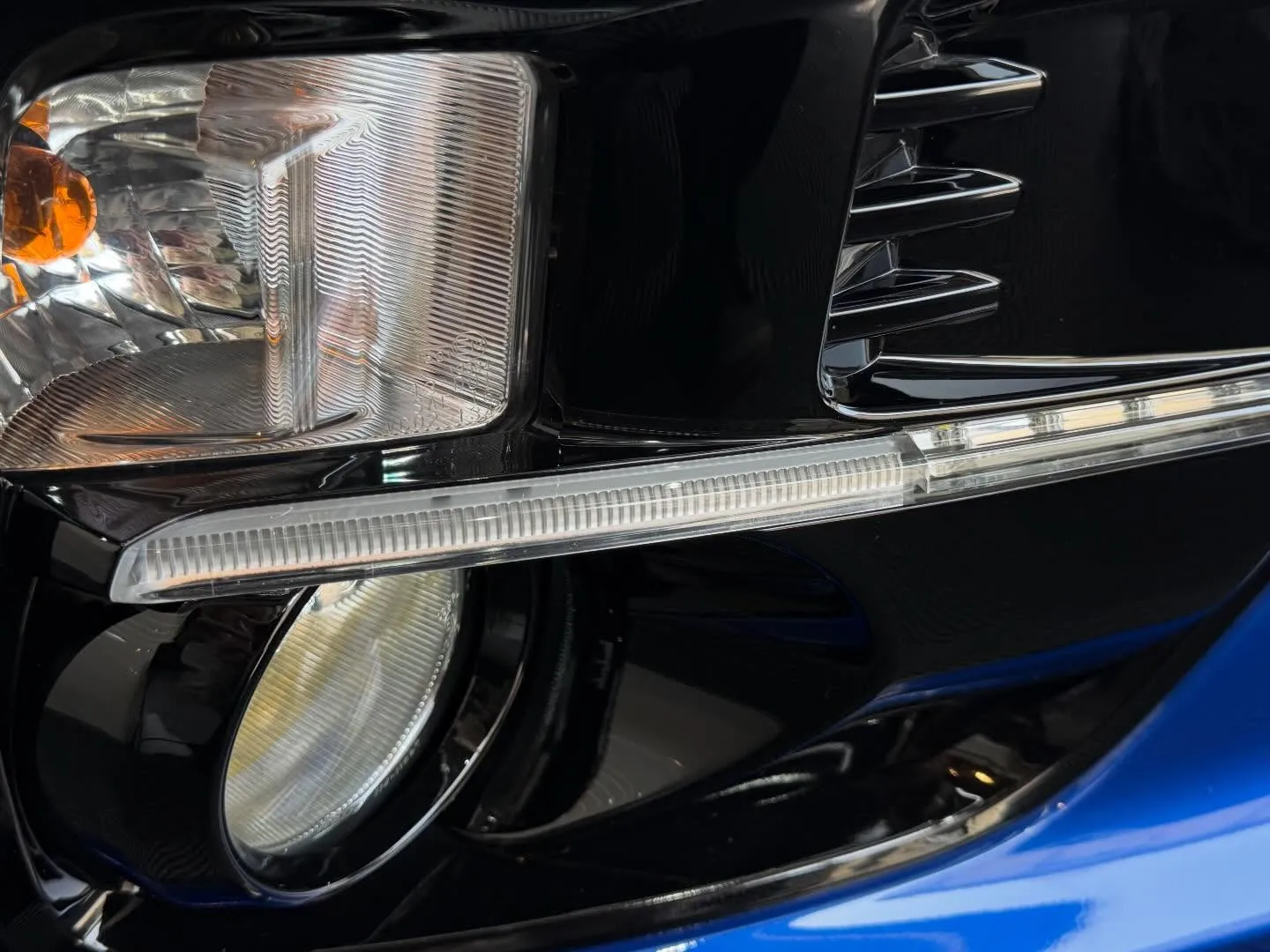 SUBARU WRX STIのフルメンテナンスとステッカーの...