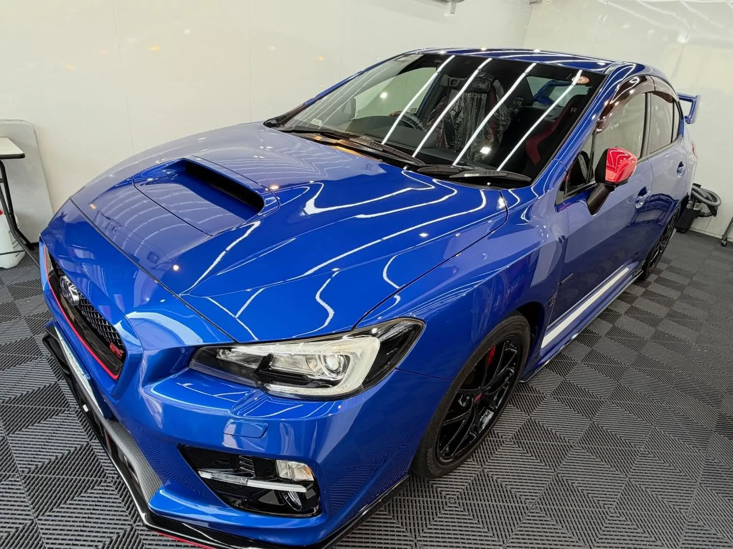 SUBARU WRX STIのフルメンテナンスとステッカーの...