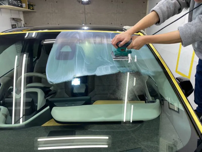 BMWi３の窓ガラス撥水加工