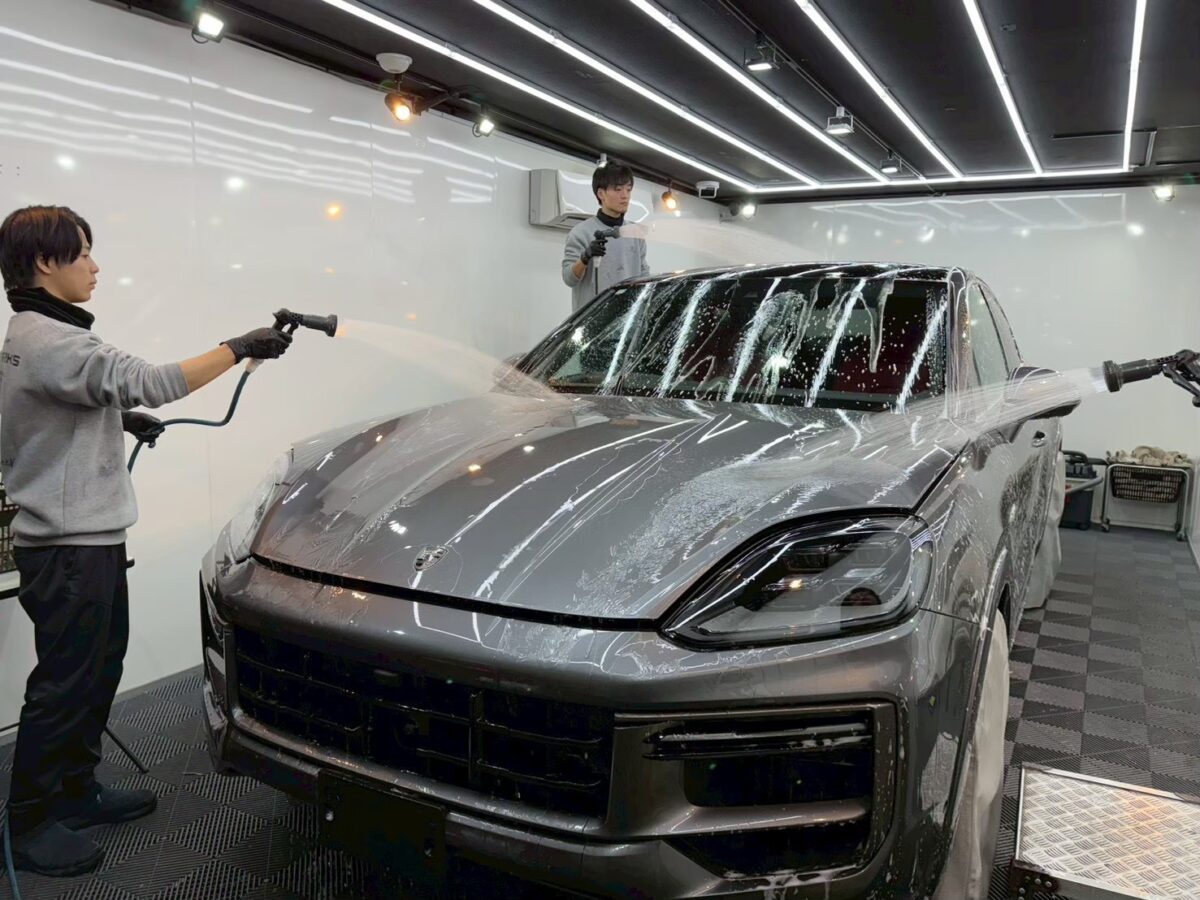 ポルシェカイエンクーペ　洗車　ボディコーティング